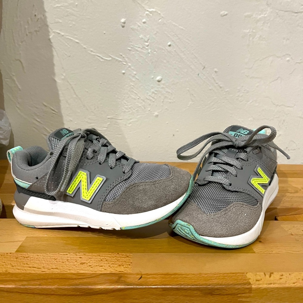 New balance kid sneakers